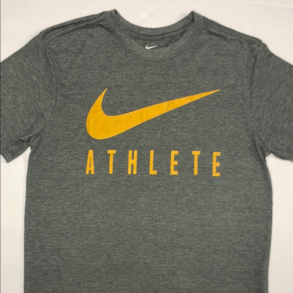 Men’s Nike Heather Gray Tee with Vibrant Yellow Swoosh